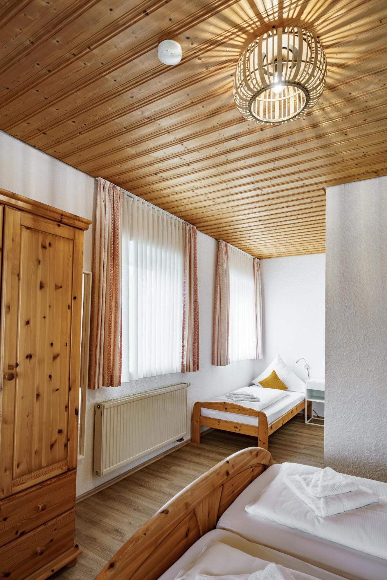 Landgasthof Ochsen Neresheim المظهر الخارجي الصورة